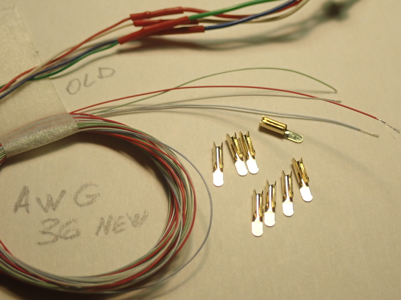 TONEARM WIRE SILVER PLATED COPPER 36 AWG 1 METER + 8 CLIPS , CAVO BRACCI 1METRO