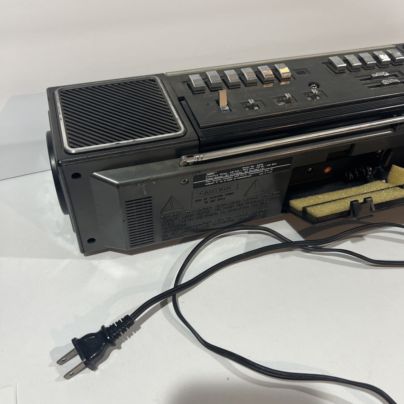 Verit Sing A Long System 6008 Duel Cassette Speaker Radio