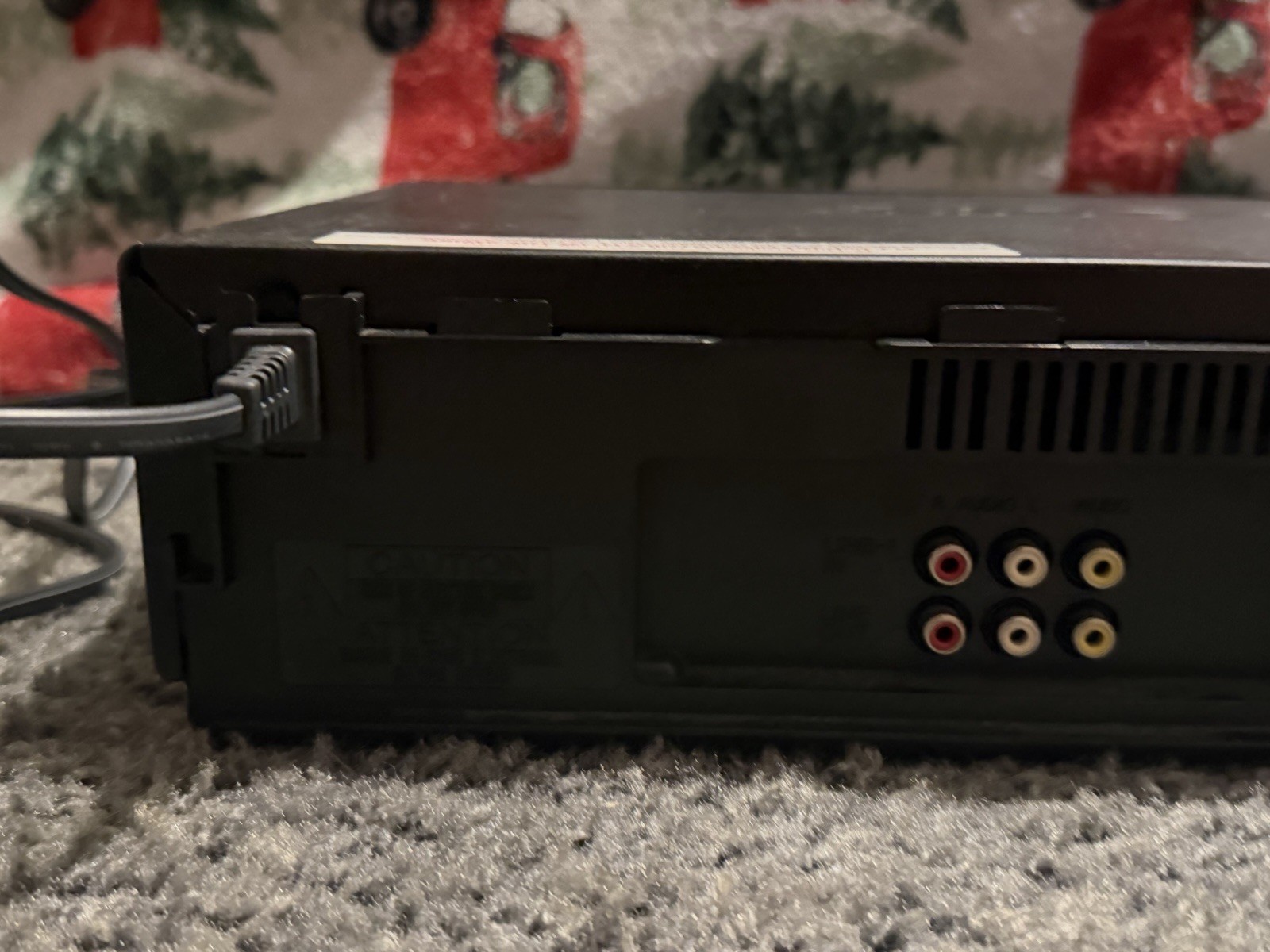 Sony SLV-N71 VCR 4-head Hi-Fi Stereo VHS Video Cassette Recorder (VCR) Remote-Av