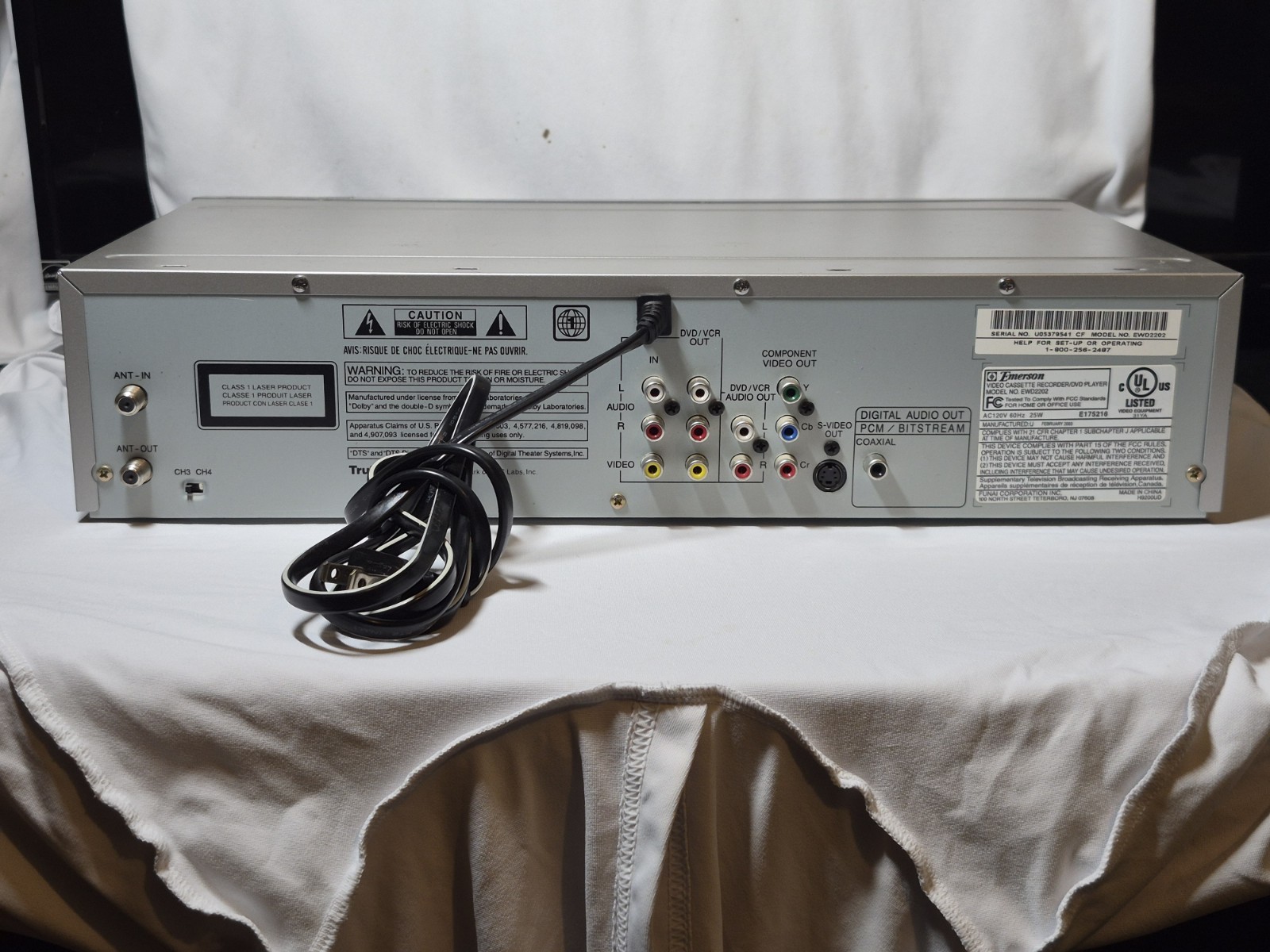 Emerson EWD2202 DVD/VHS VCR Combo Player 4-Head Hi-Fi Stereo w/ Universal Remote