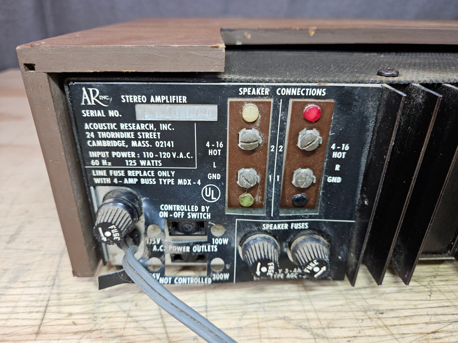 Vintage Acoustic Research AR Model AU Integrated Stereo Amplifier VIDEO DEMO! 🎥