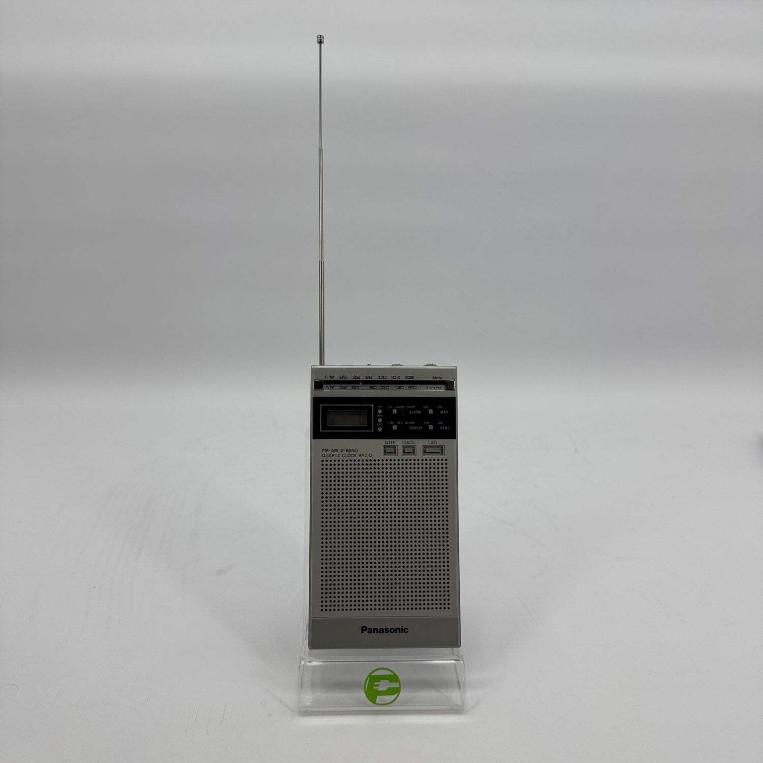 Panasonic Mister Thin FM/AM Radio with LCD Clock w/ case RF-066