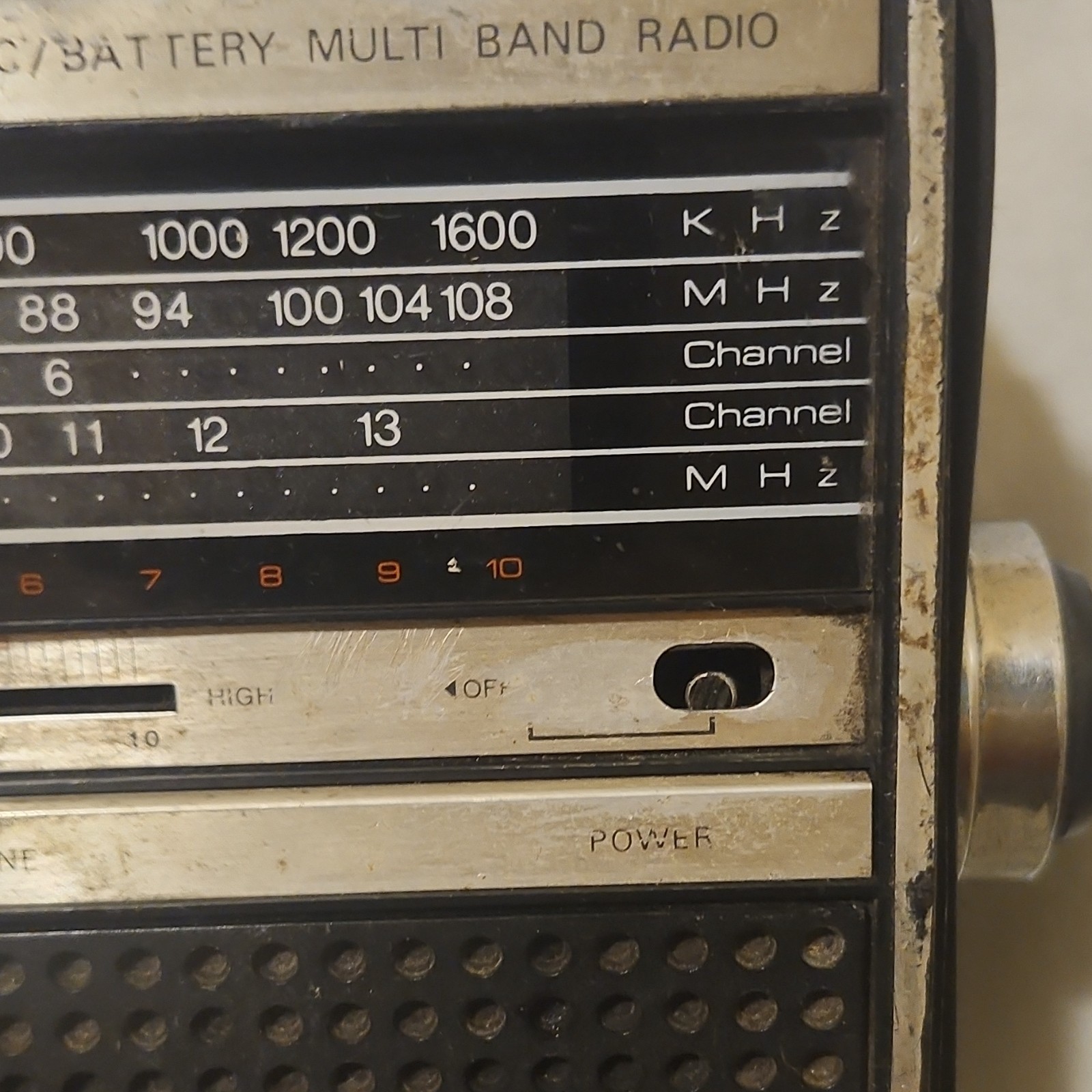 Caprice TV-613 Multi Band Radio AC/Battery AM/FM TV Band Portable