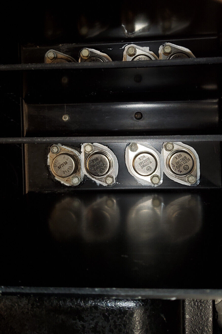 Phase linear 400 Series Two – Quasi Complimentary- 210 WPC at 8 Ohms