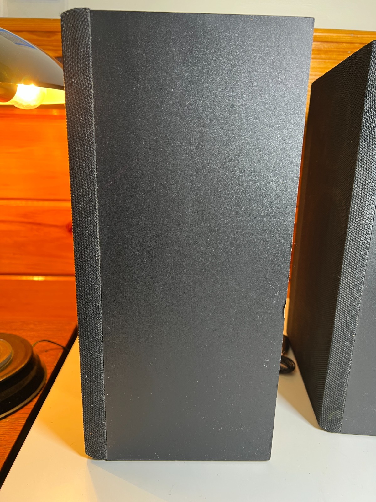 Vintage Bookshelf 1980s 80s Mesh Net Speakers Pair 2 Way RCA Male Plug Plugs