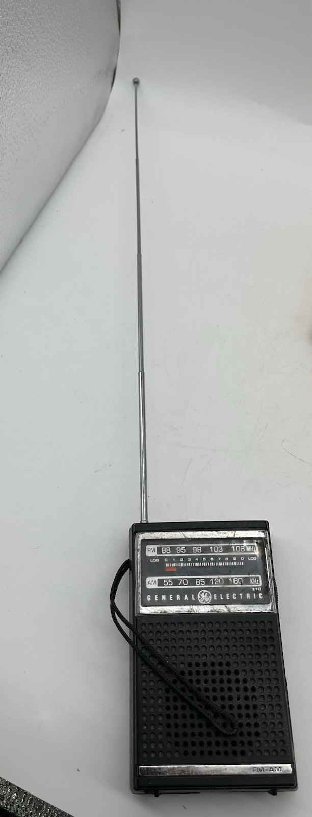 Vtg General Electric Model No. 7-2500C AM/FM Pocket Radio TESTED And Working