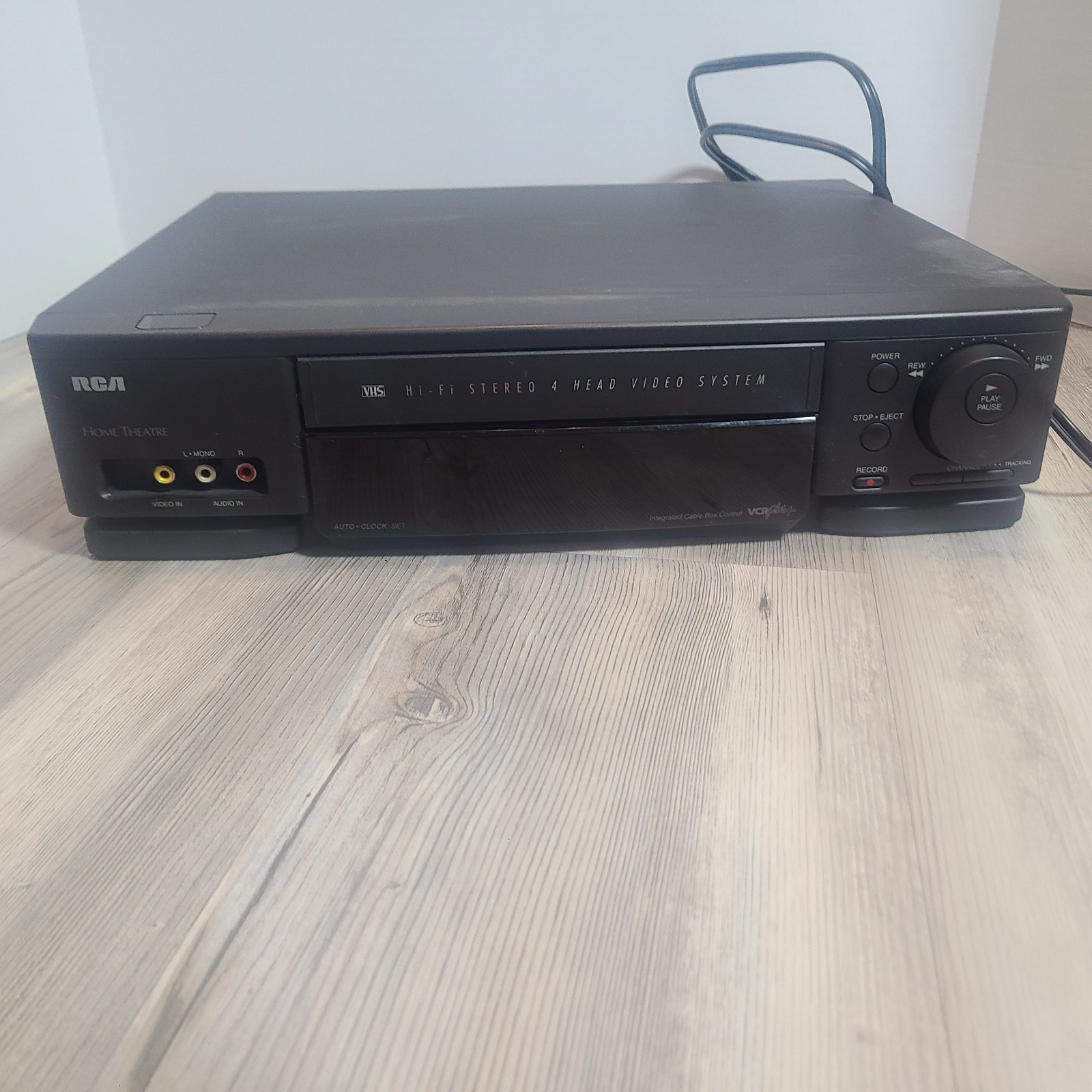 VCR Tape Player RCA VR677HF VHS -AS IS- For Parts/Repair