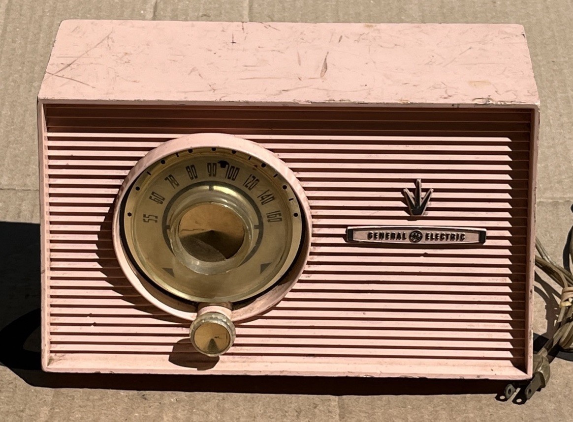 1950’s Vintage General Electric Pink AM Tube Radio Model 877 Rare Retro MCM
