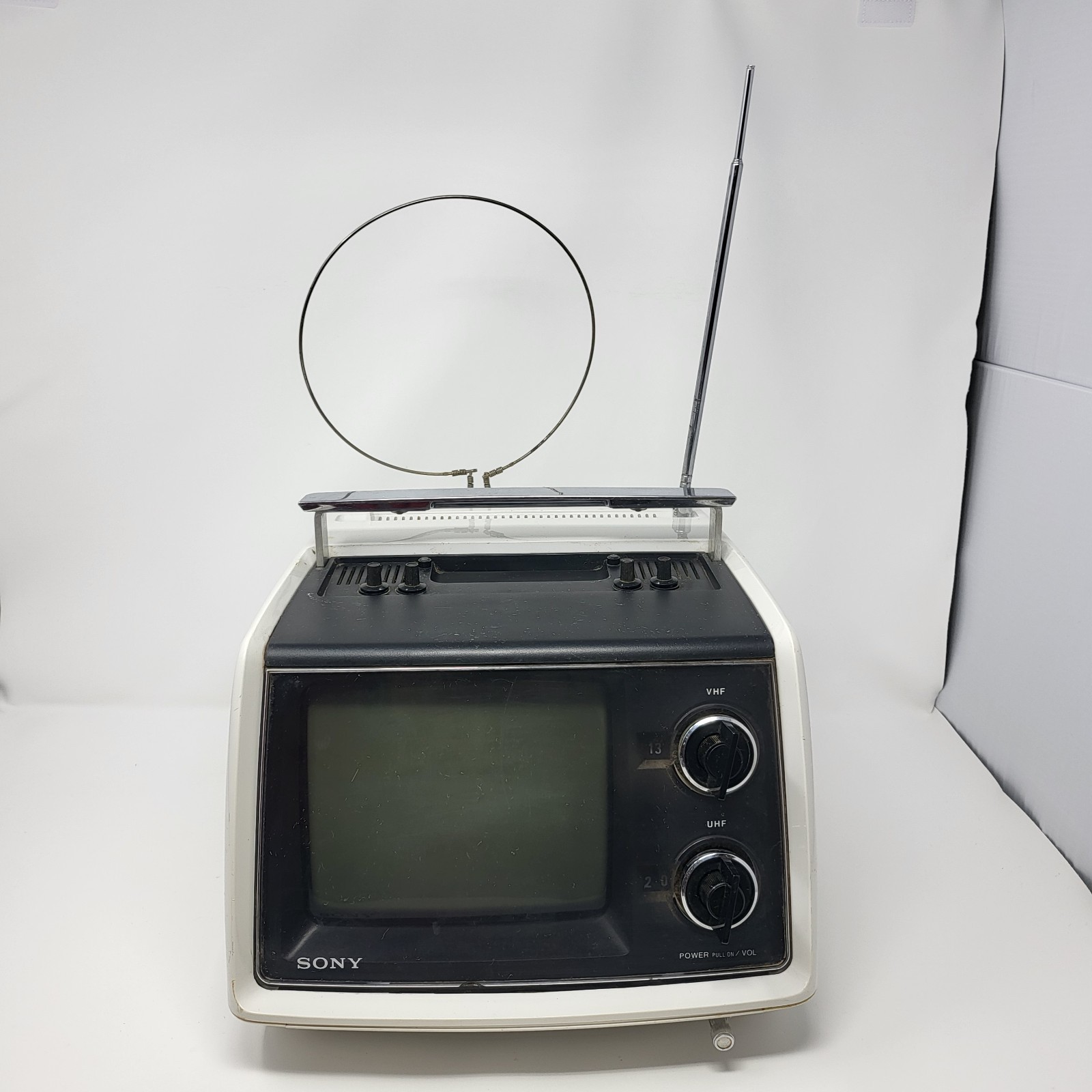 Vintage SONY TV-700 Transistor Portable 7” Television Tested And w/Car Power Adp