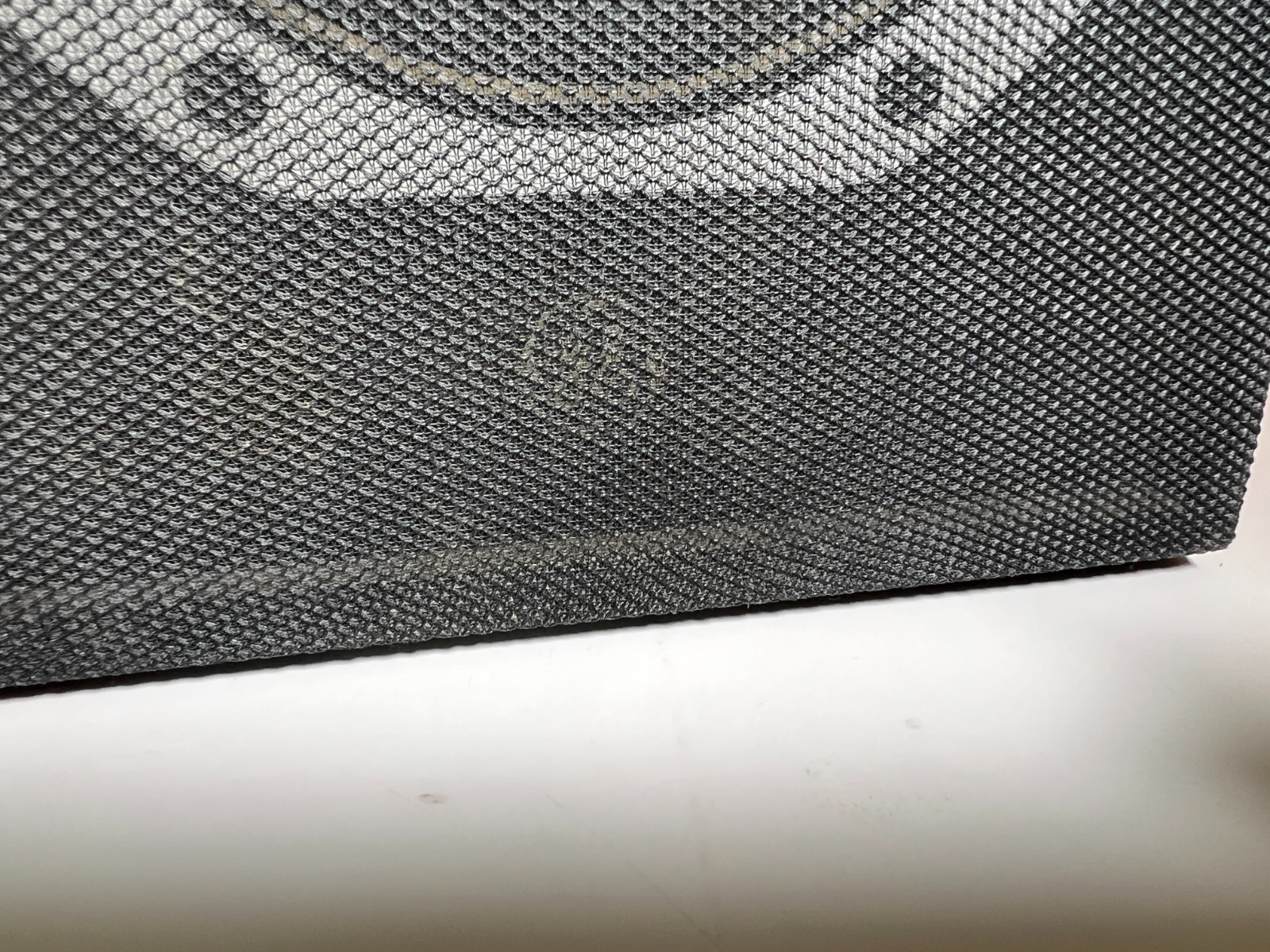 Vintage Bookshelf 1980s 80s Mesh Net Speakers Pair 2 Way RCA Male Plug Plugs