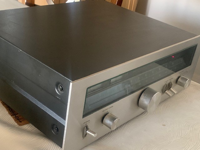 Kenwood KT-7500 Tuner Works but needs bulbs for back lighting