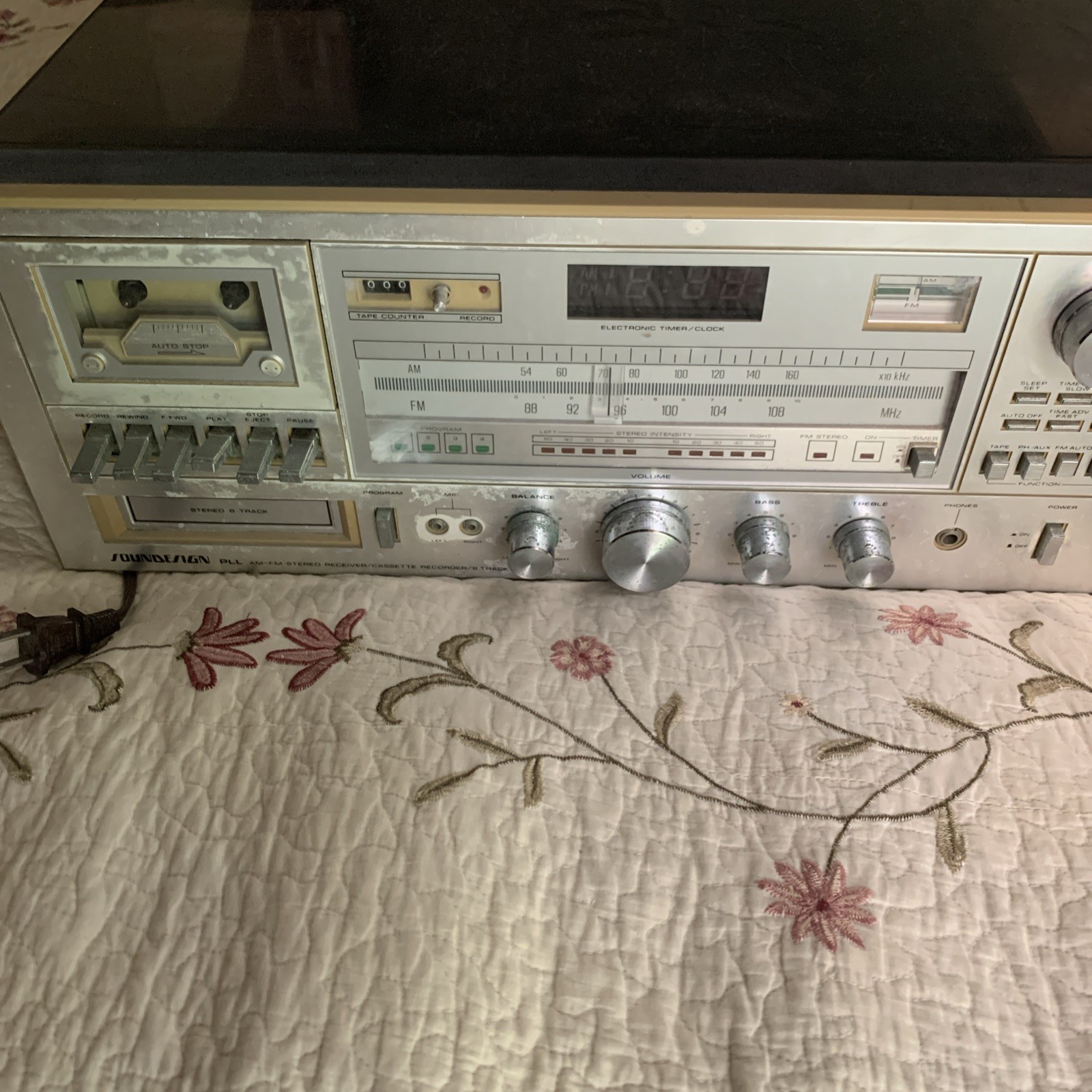 Soundesign PLL 6943 AM/FM Stereo Receiver w/ Cassette & 8-Track & Record Player