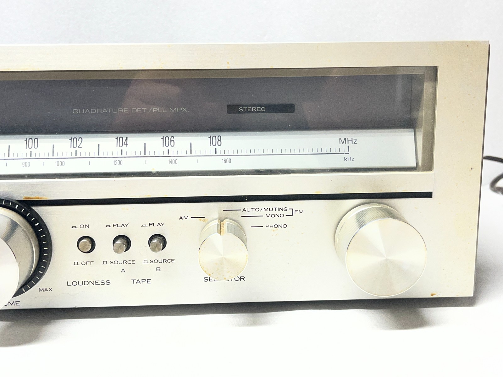 KENWOOD KR-3010 VINTAGE AM/FM STEREO RECEIVER – PARTIALLY TESTED AND WORKING!
