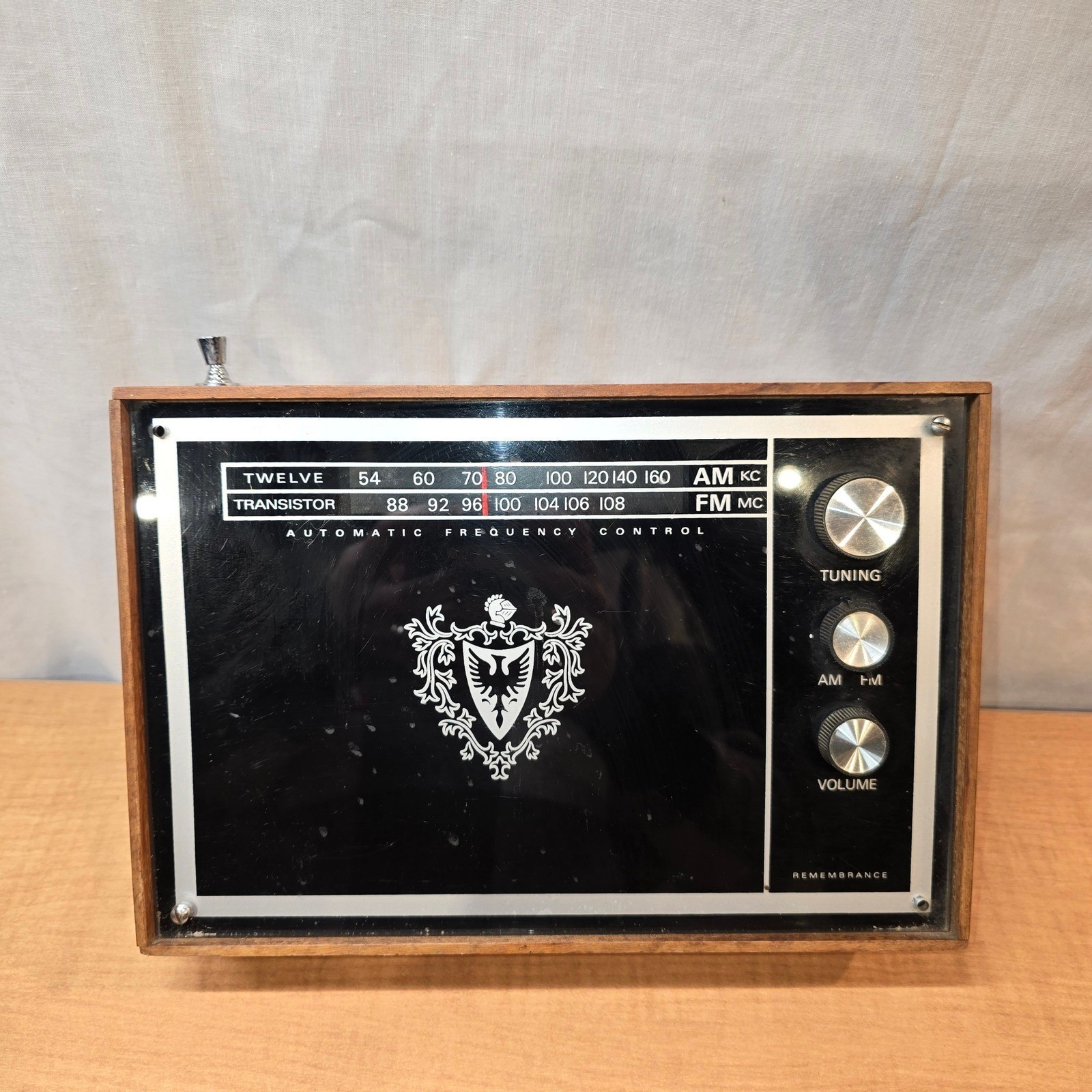 Vintage AM/FM Transistor Radio Remembrance MCM 10″x7″ Woodgrain