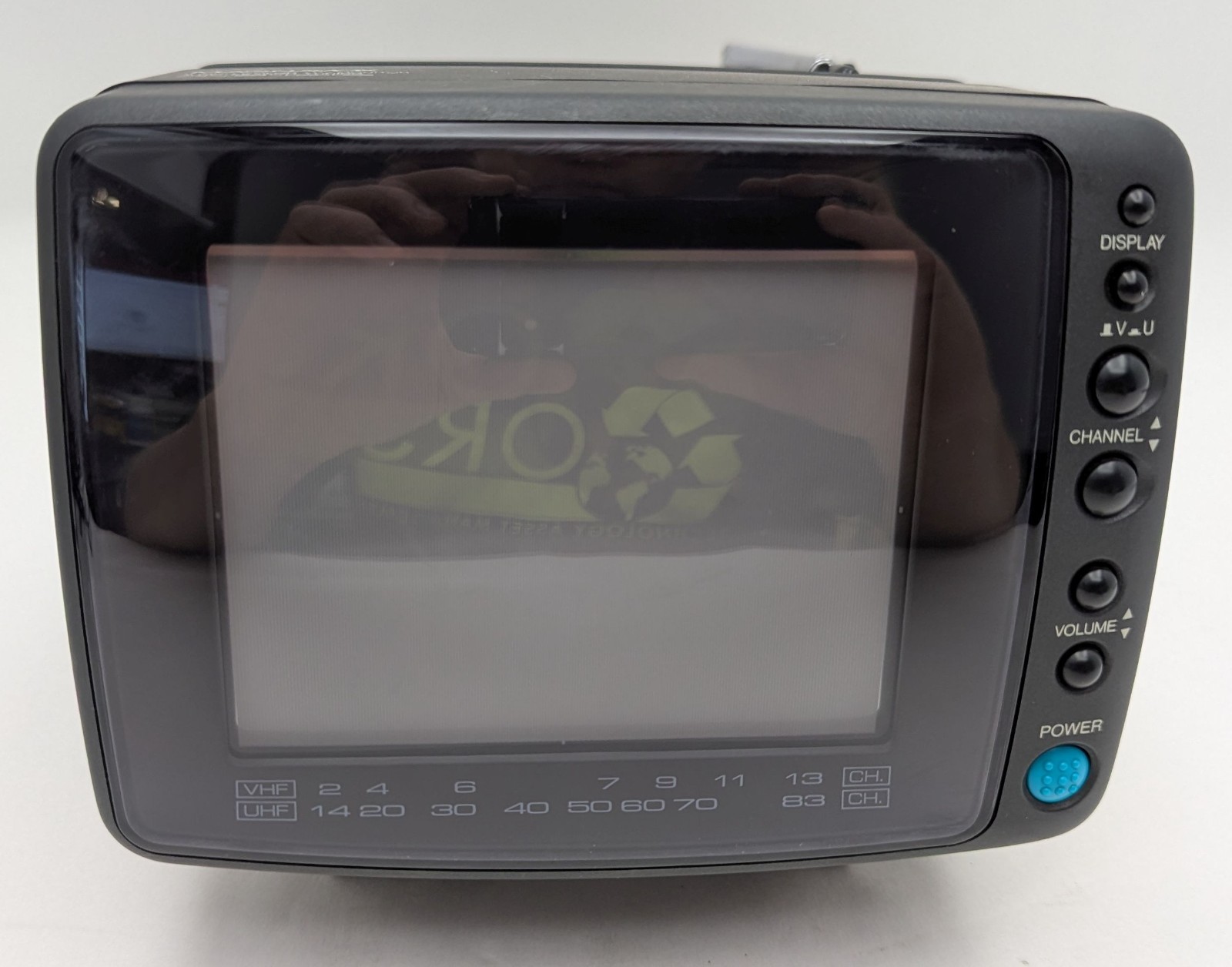 VTG Magnavox RD0510 C103 5″ Color CRT TV RCA A/V Input Retro Gaming with Adapter