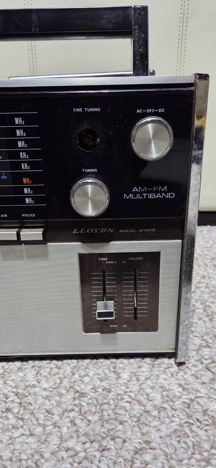 Vintage 1970 N632B LLOYD’S Solid State MultiBand Shortwave Radio Tested, Working