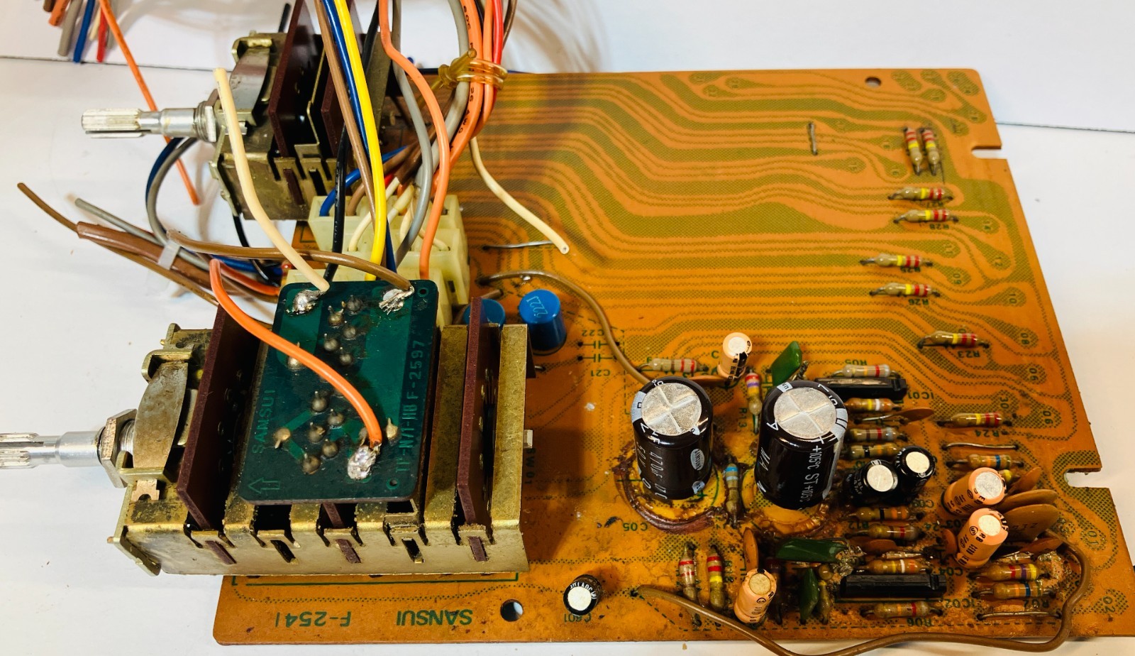 Sansui 8080 Receiver – Parting Out: F-2541 Equalizer Circuit Board