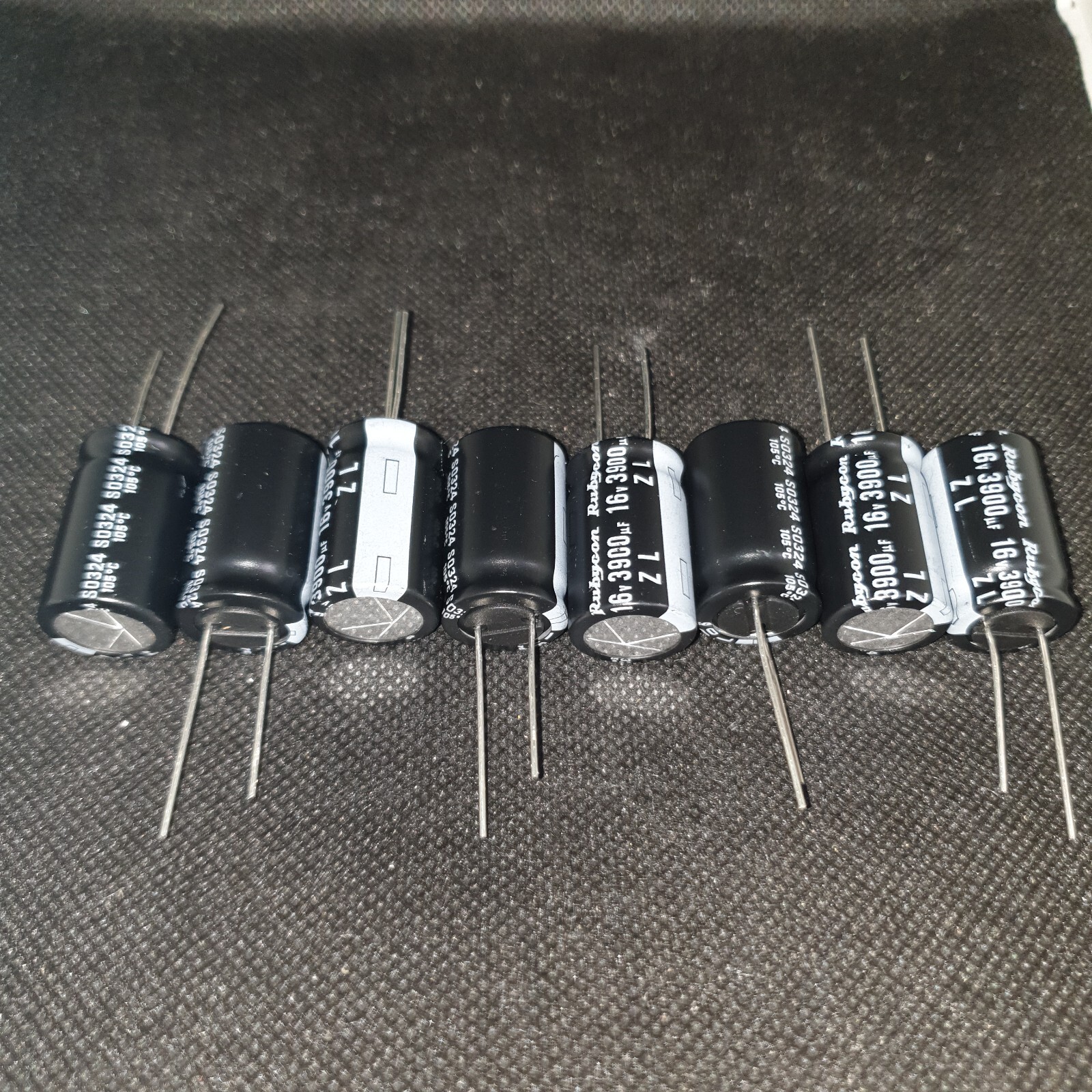 RUBYCON ZL 3900UF 16V Low ESR CAPS FOR AUDIO GREAT! 8pcs