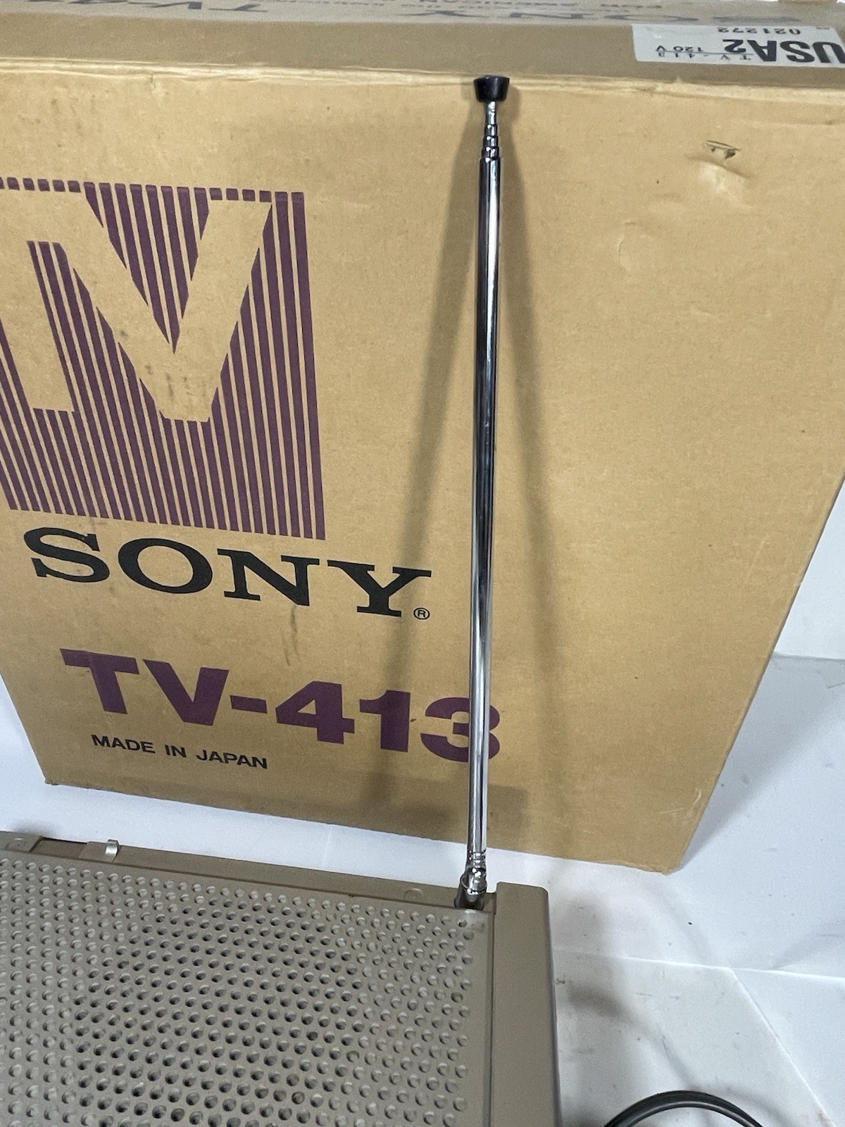 Vintage Sony TV 413 Mini Black & White FM/AM Television + Box & Power Supply