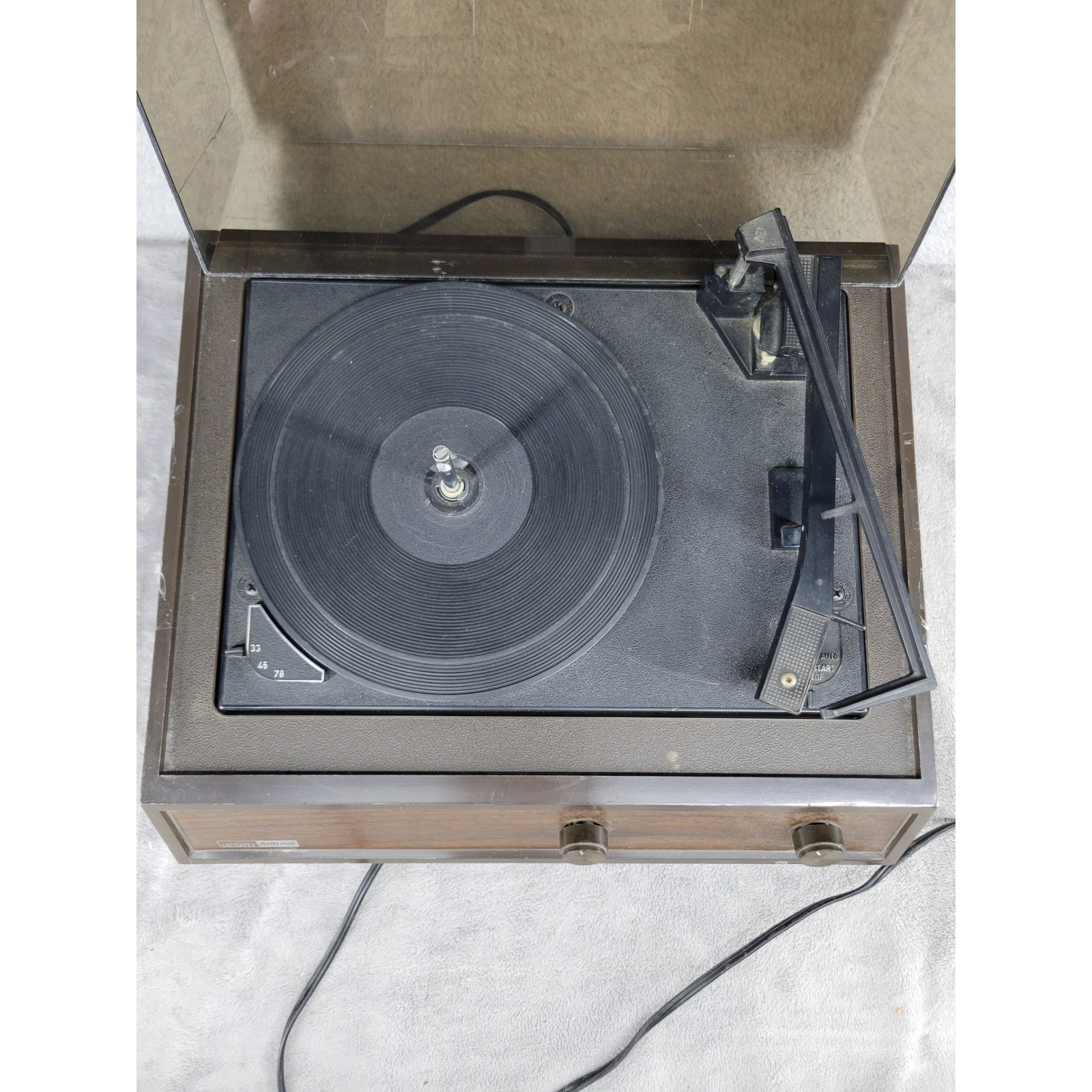 Vintage Montgomery Ward Airline Record Player Turntable Wood Grain Brown