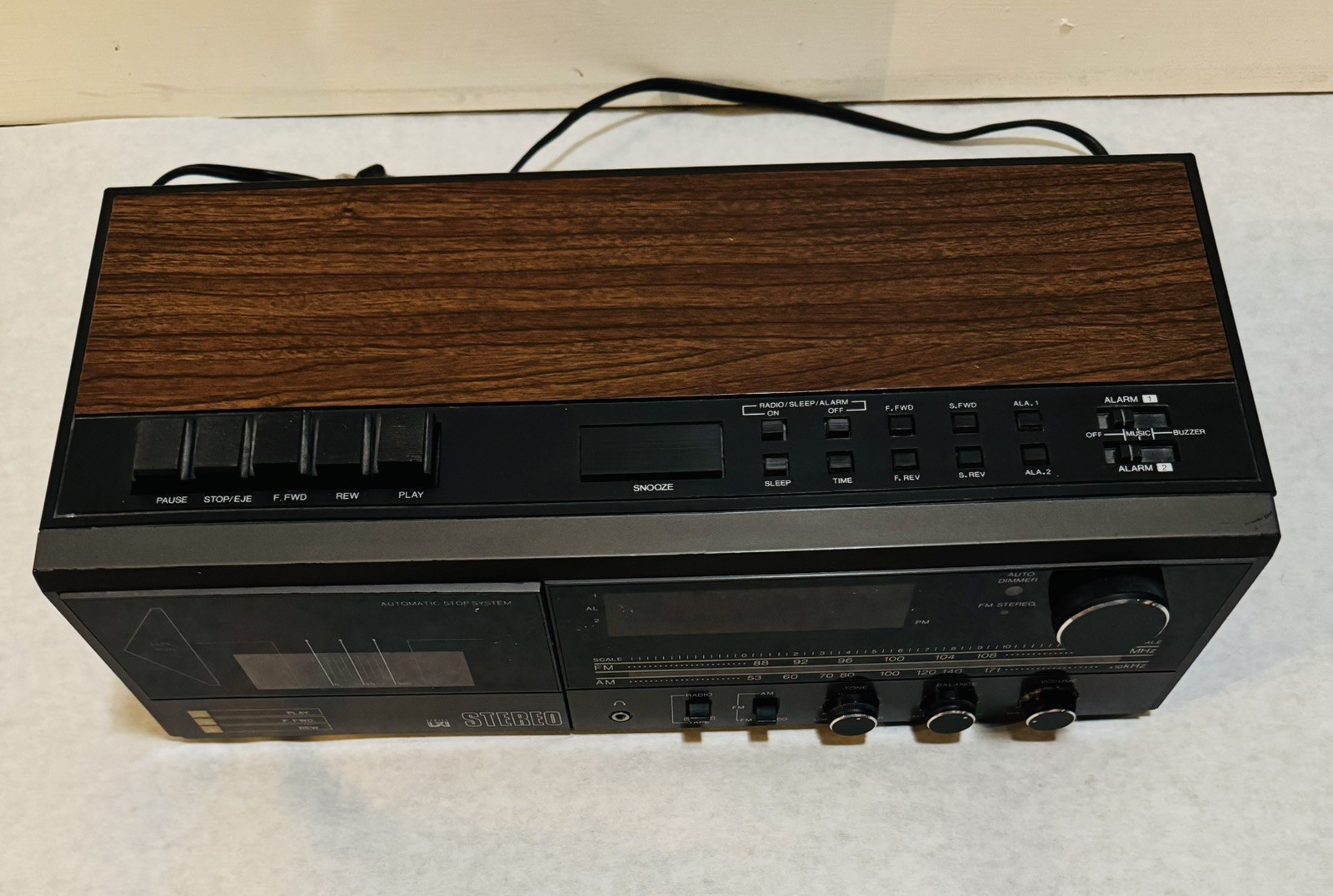 Vintage SEARS LXI SERIES, STEREO CASSETTE, AM/FM Clock Radio Model 667 24288 290