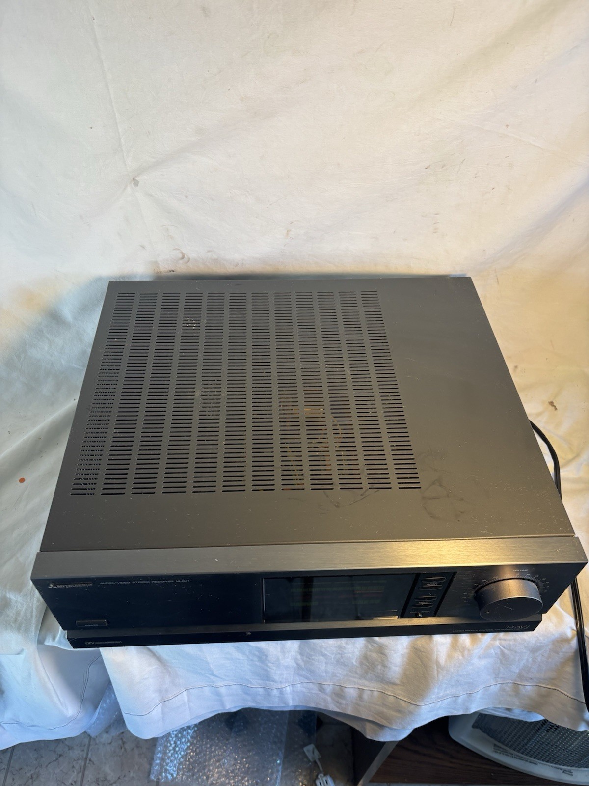Mitsubishi M-AV1 Audio Video Stereo Receiver