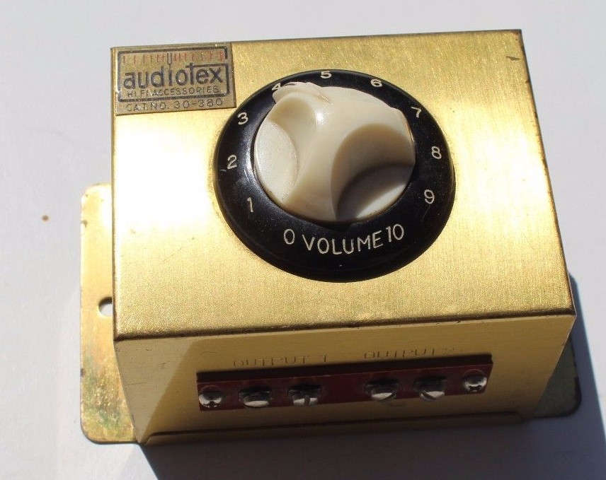 Vtg AudioTex Hi Fi Speaker Control Cat # 30-380 Speaker Control W/ Case