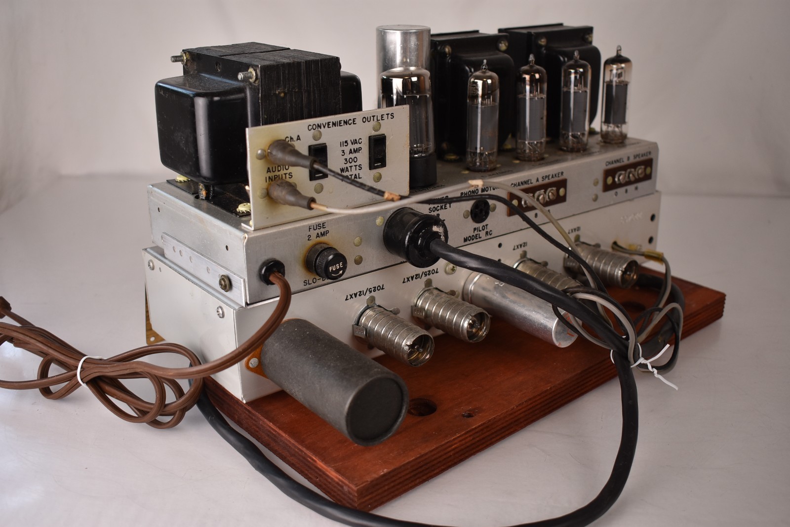 Vintage PILOT SA-232 EL84 Tube Power Amplifier & SP-210 Preamplifier -SERVICED-