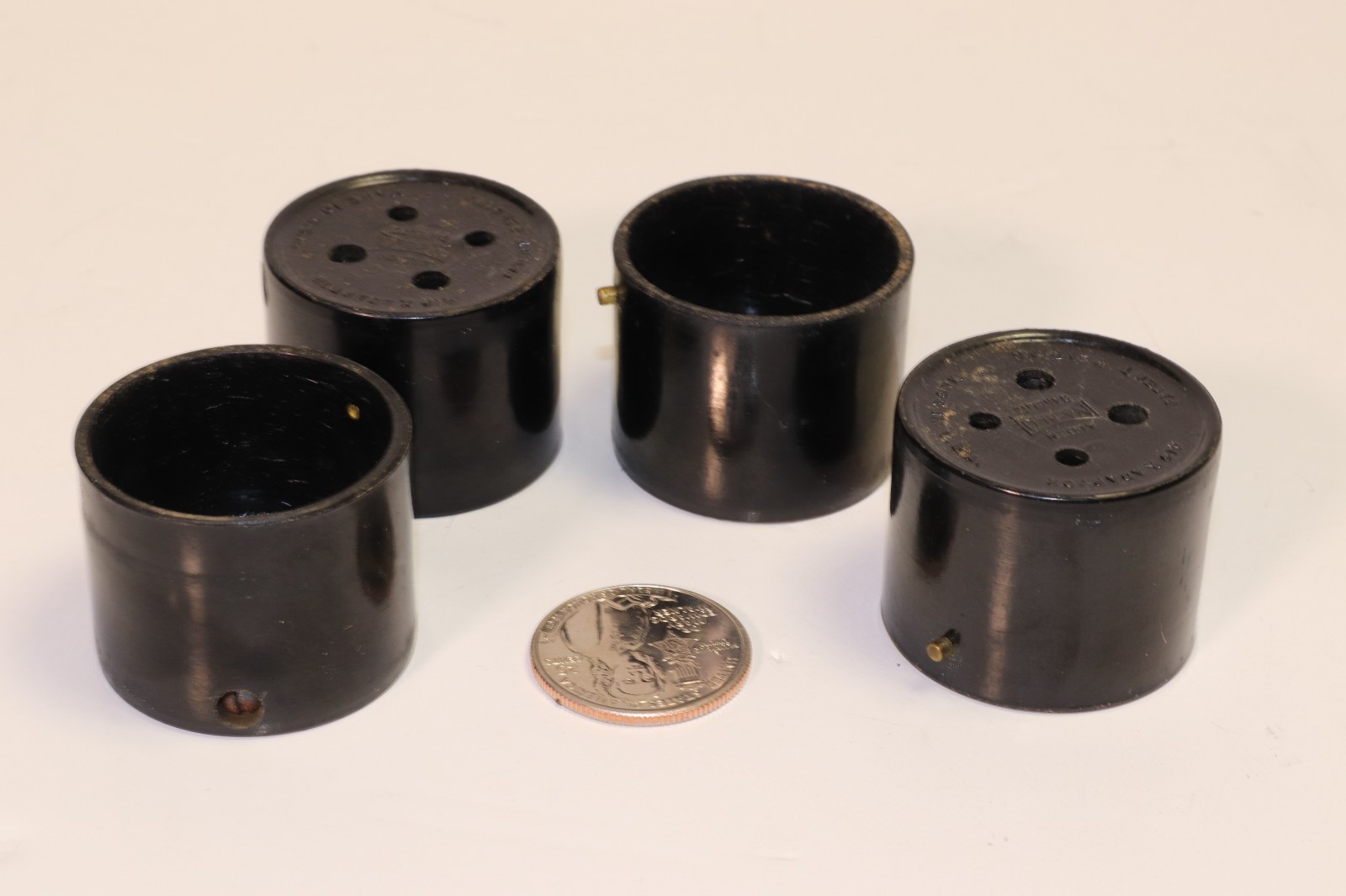 QTY 4 – ALDEN NA-ALD 419X RADIO TUBE ADAPTER – TYPE 30 TUBE TO 01As – BAKELITE