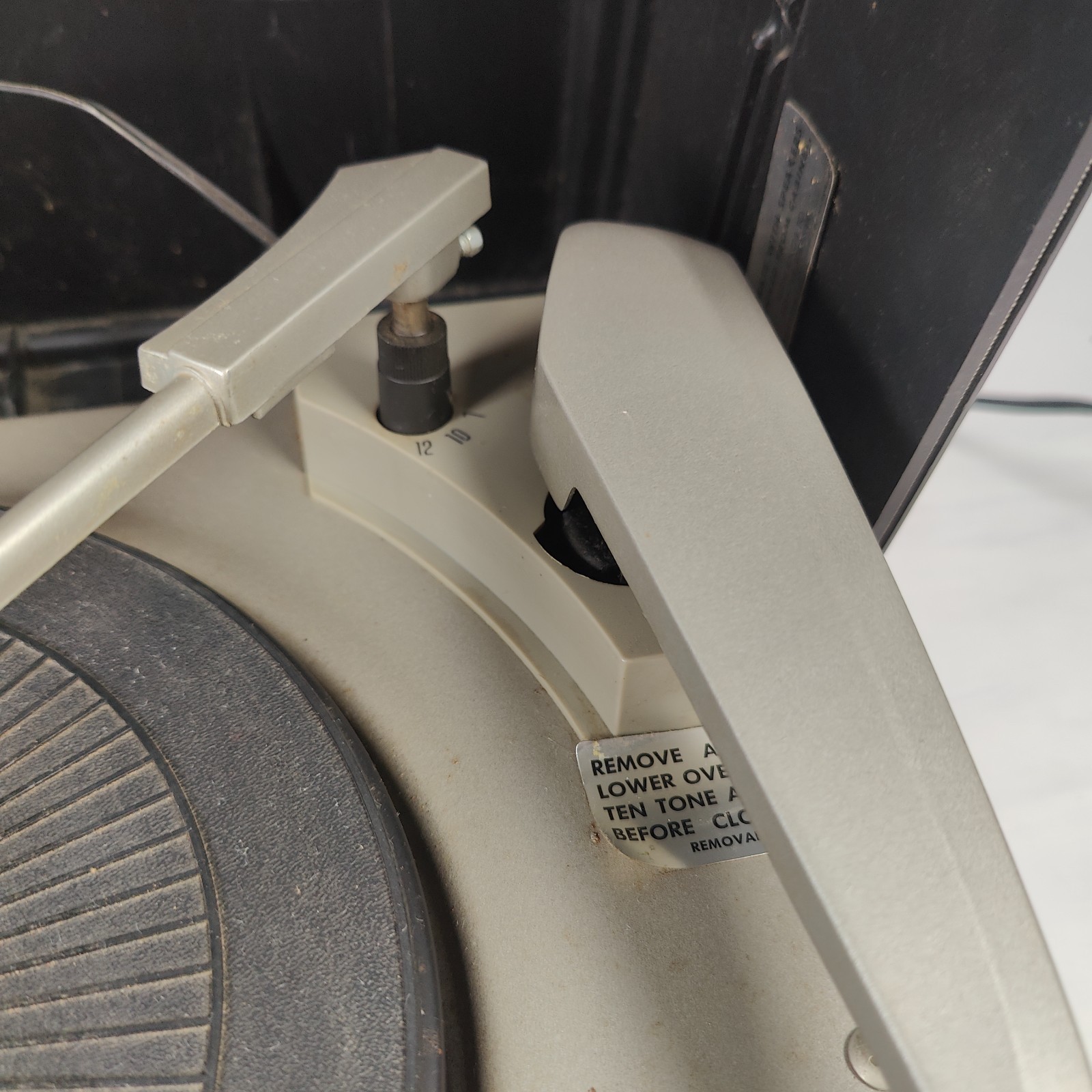 Vintage General Electric Model 200 “Mustang” Portable Record Player For Parts
