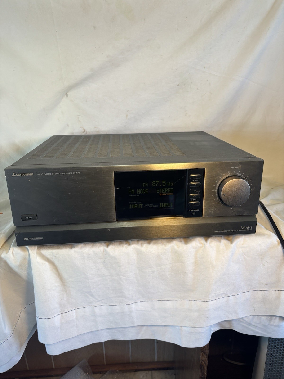 Mitsubishi M-AV1 Audio Video Stereo Receiver