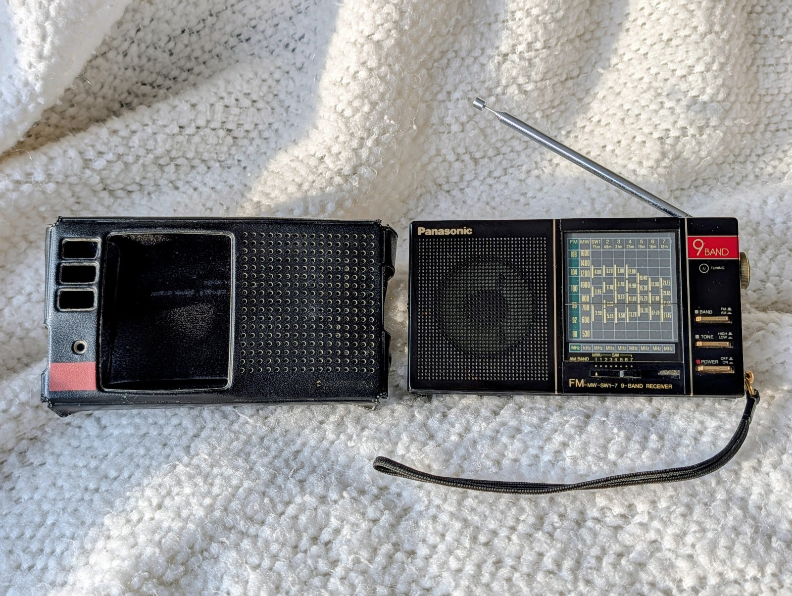 Panasonic Matsushita RF-9 FM MW SW1-7 9 Band Receiver Compact Radio + Case