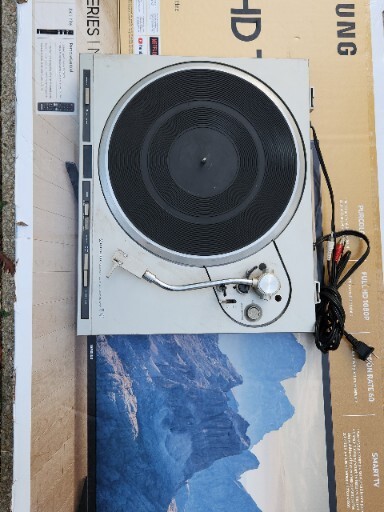 Pioneer PL-400 Turntable Quartz-PLL Full-Automatic – Sell For Part Repair Only