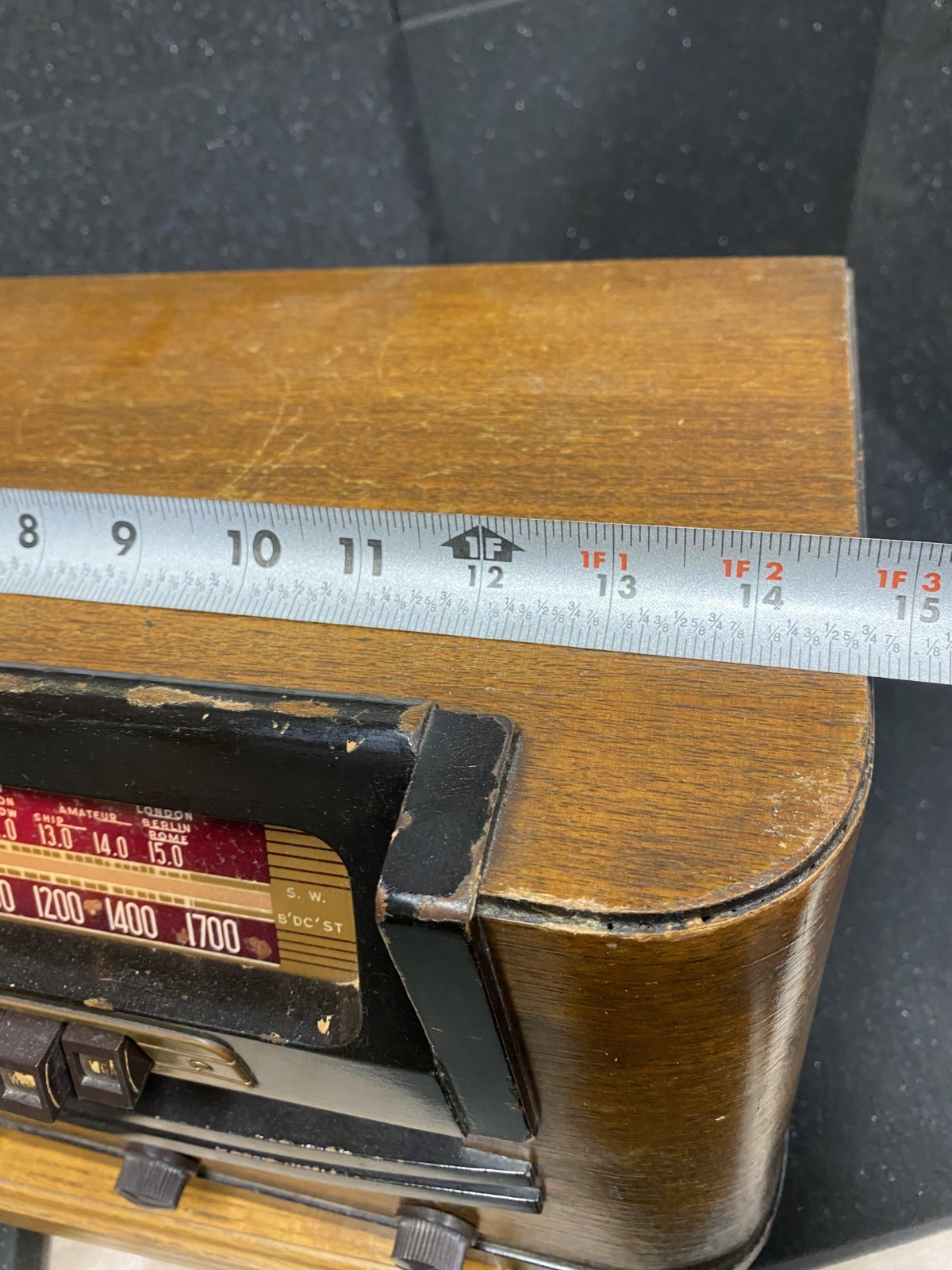 1942 – Vintage Philco Table Radio Model 42-327