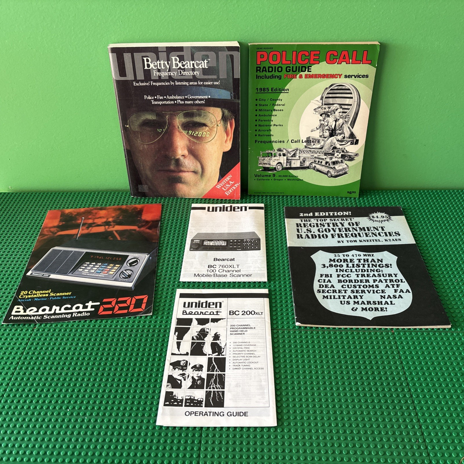 UNIDEN BEARCAT DIRECTORY MANUALS POLICE CALL RADIO GUIDE LOT