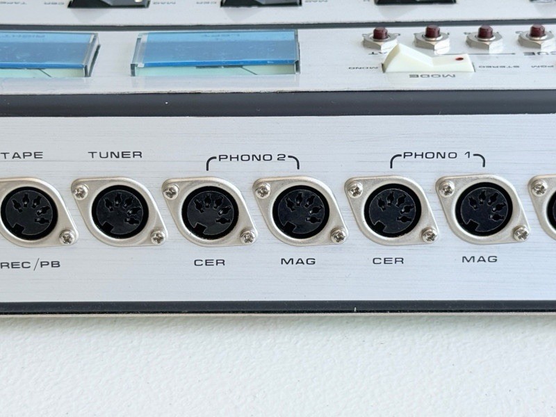 Vintage HY-10M 8 Channel Stereo Audio Mixer Dual VU Meters w/Box – Powers On