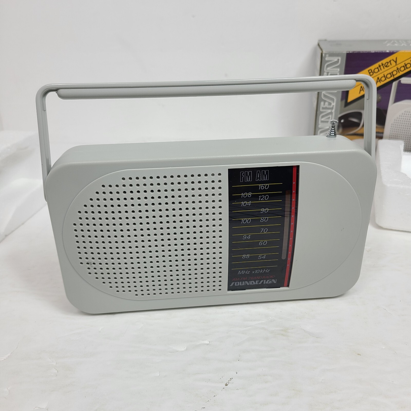 Soundesign AM/FM Portable Radio Model 2204 SGY Dual Power, Vintage~ NOS~ NIB~