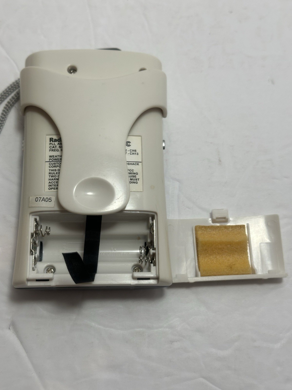 RadioShack 12-470 AM/FM/TV/Weather Band Pocket Radio Digital Stereo Tested
