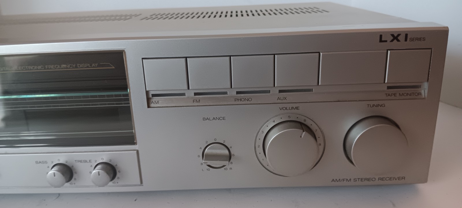 LXI Series AM/FM Stereo Receiver 564.92583250 Silver Face Tested SEARS vintage