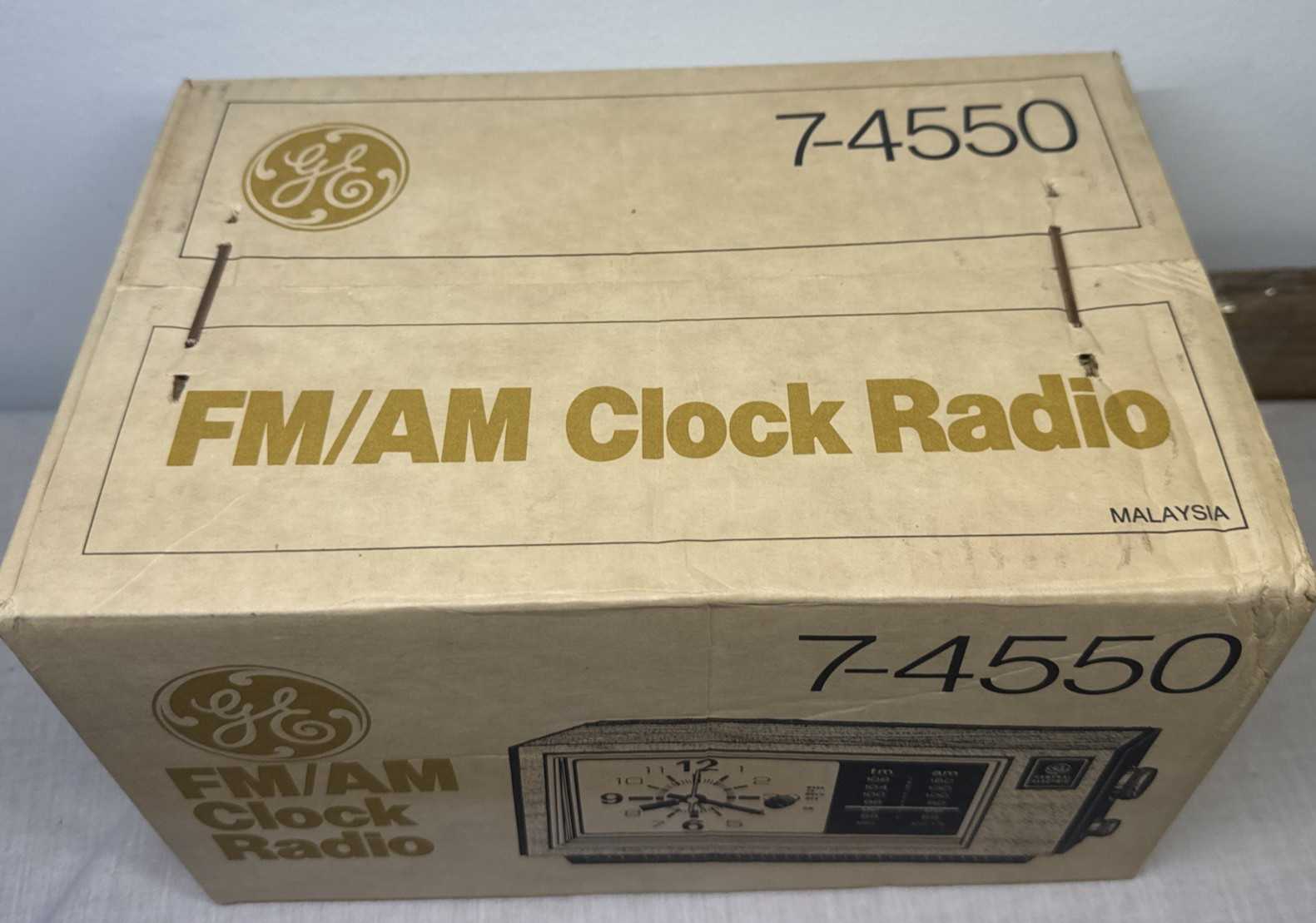 VTG GE GENERAL ELECTRIC AM/FM CLOCK RADIO MODEL 7-4550 NEW IN BOX RARE