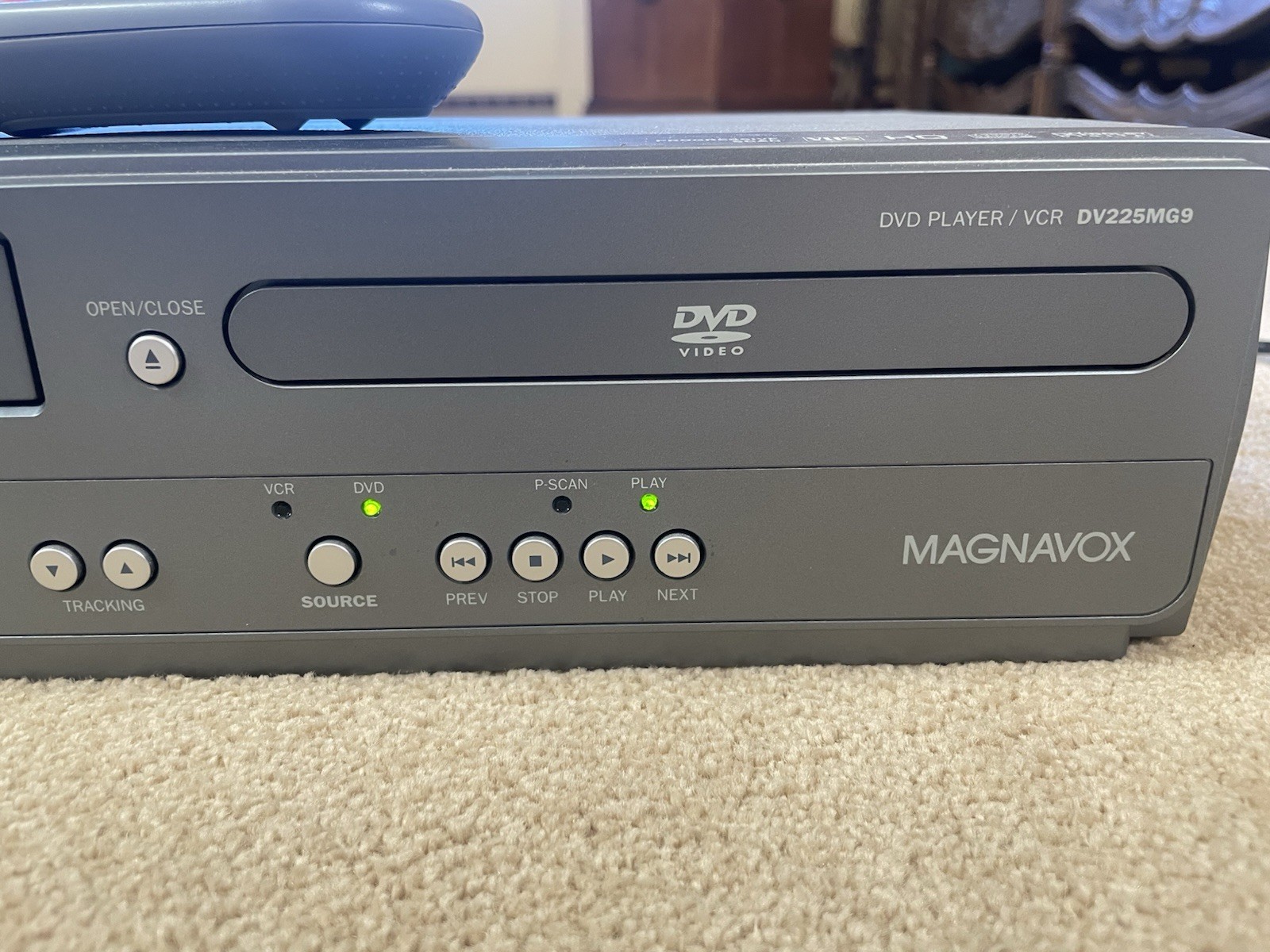 Magnavox DV225MG9 DVD/VCR Combo Player/Recorder W/ Remote TESTED WORKS