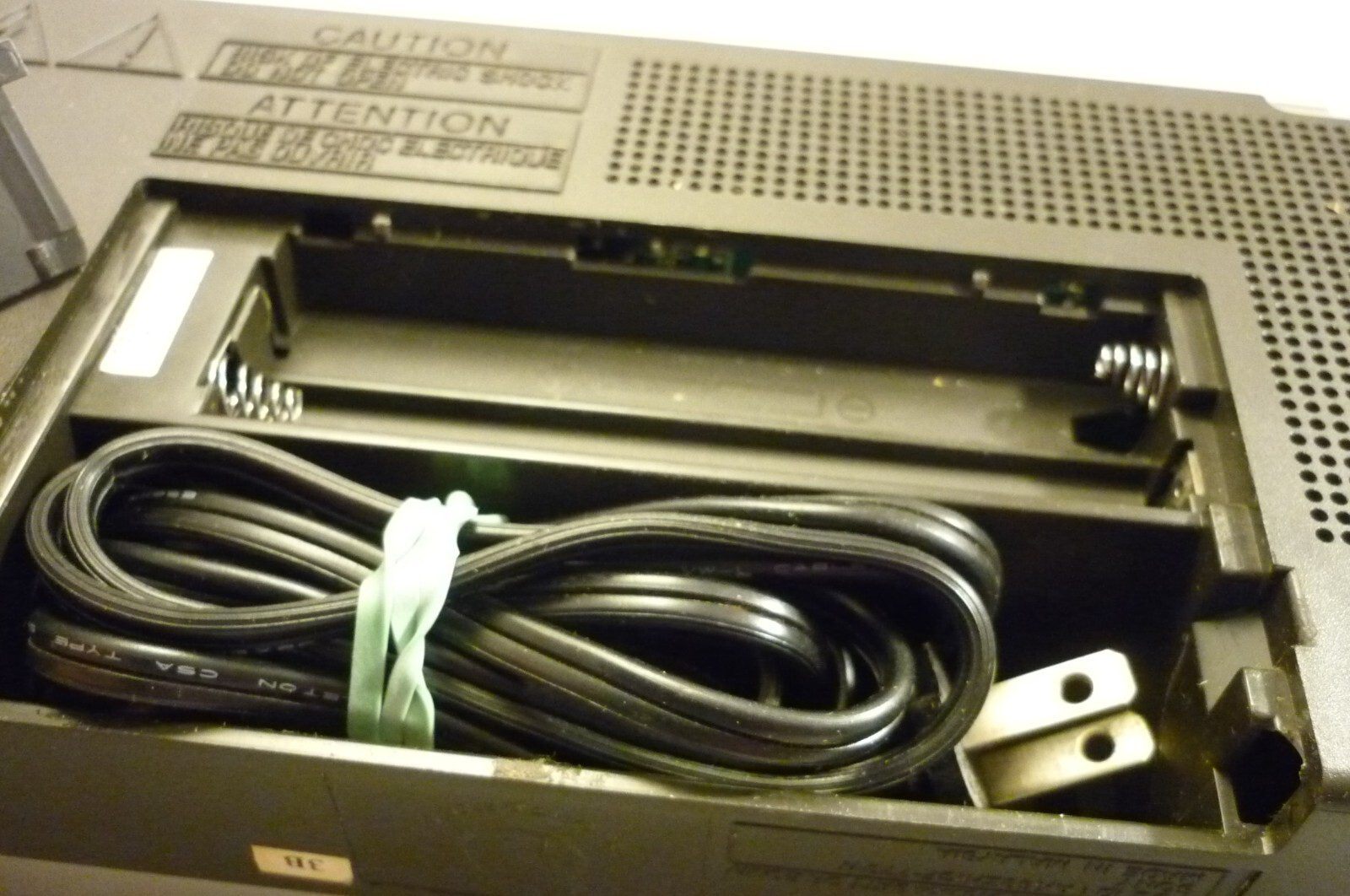 SONY TV-WEATHER /FM/AM 3 BAND RECEIVER ICF-770W MODEL ICF-770W