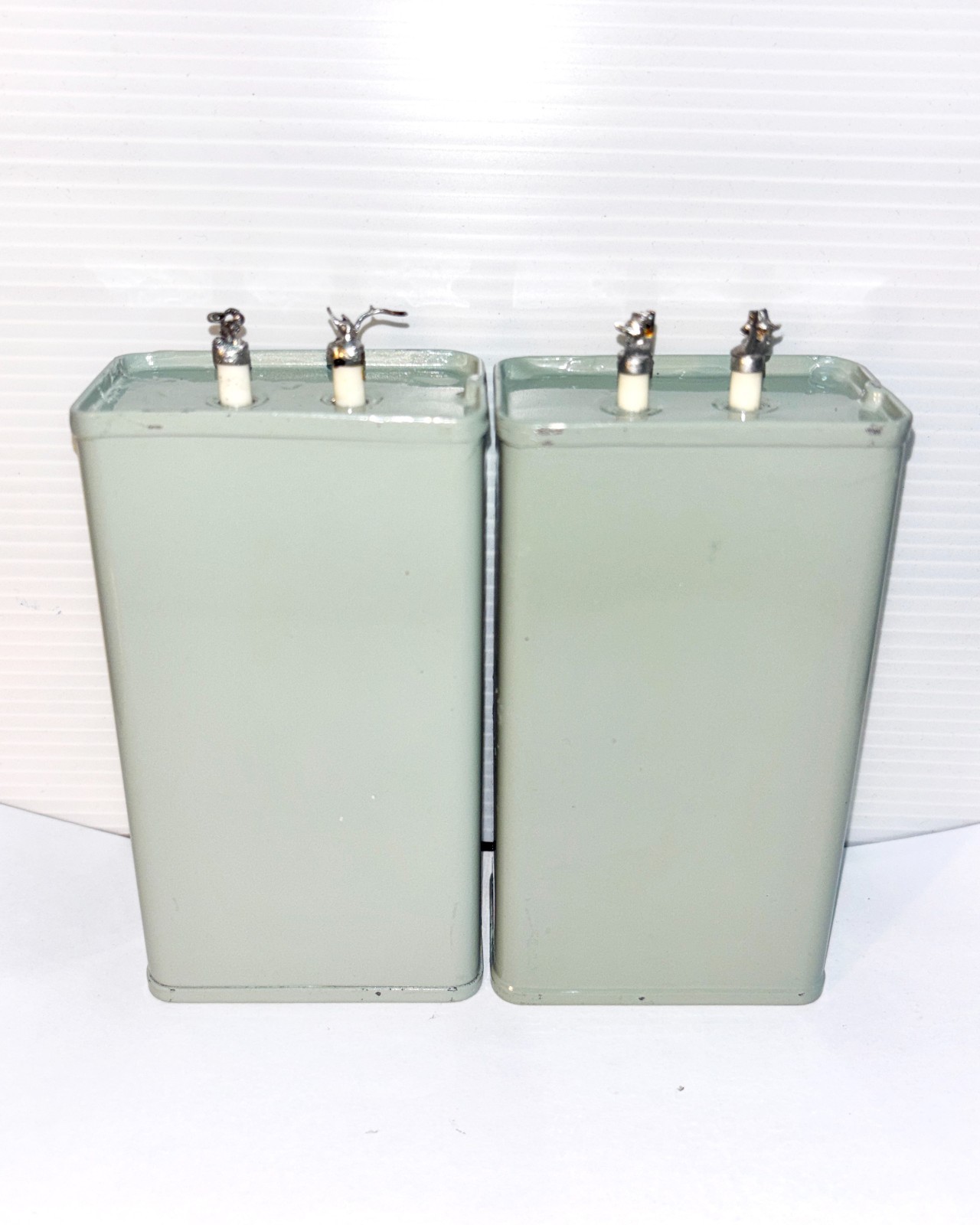 PAIRS CORNELL DUBILIER Oil Capacitor vintage 8 MFD 600VDC And clamping devices