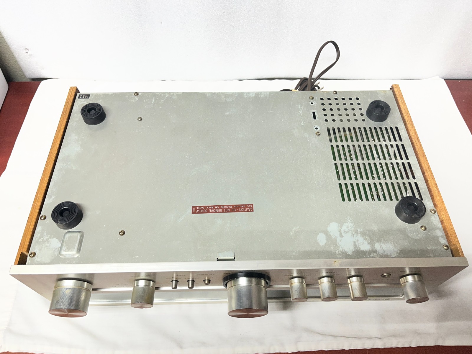 KENWOOD KR-3010 VINTAGE AM/FM STEREO RECEIVER – PARTIALLY TESTED AND WORKING!