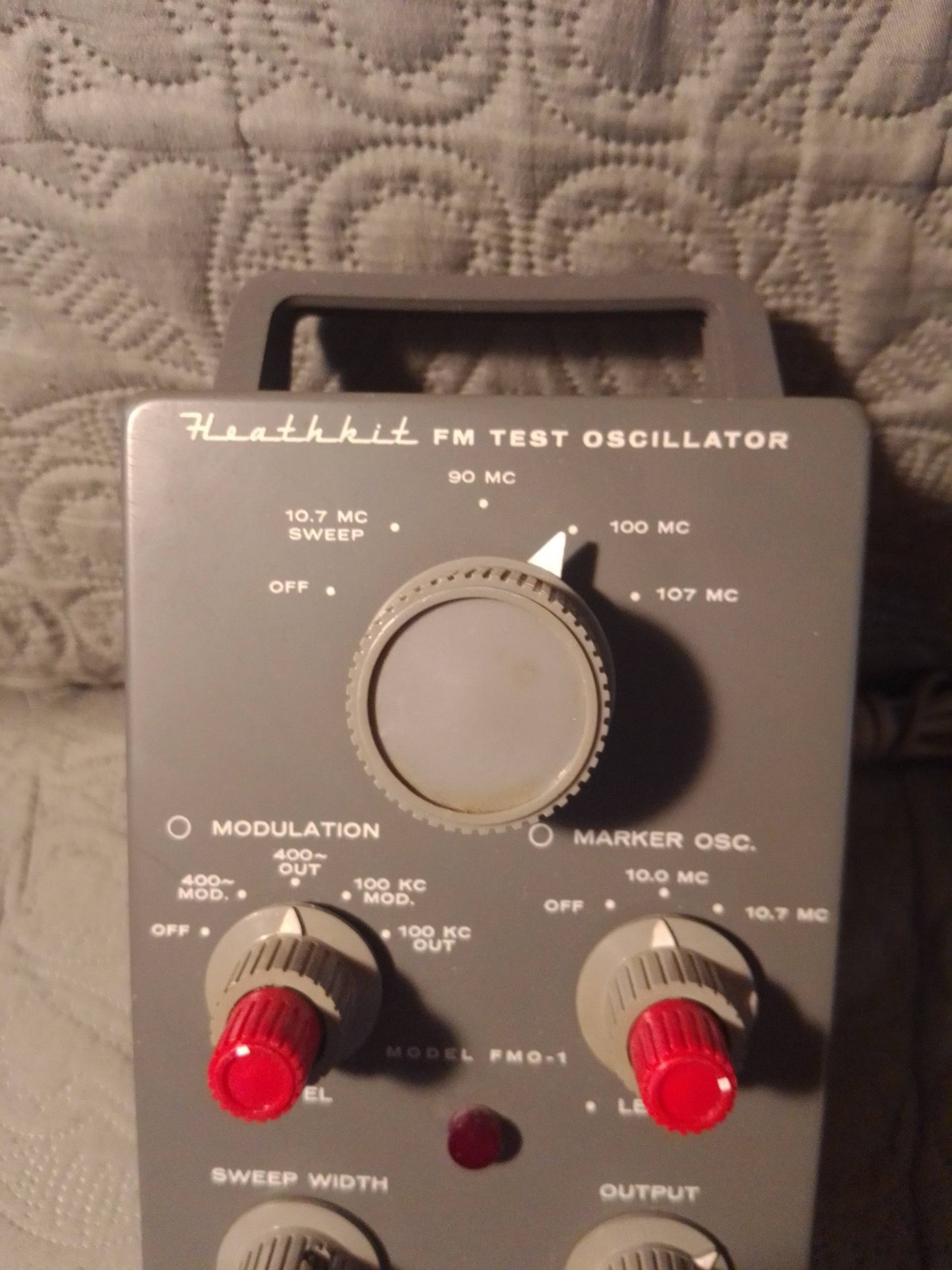 HEATHKIT FMO-1 FM TEST OSCILLATOR w/ MANUAL mf/ HAM RADIO