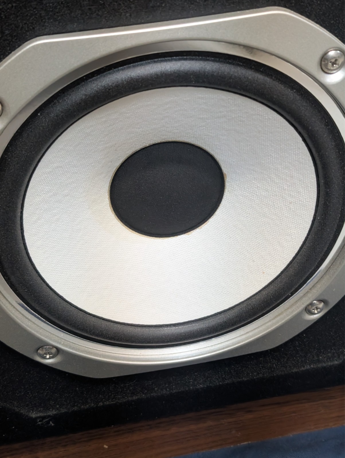 Fisher DS-810 3-Way Bass Reflex Hi-Fi Studio Standard 5-50W 8 OHM Speaker (Pair)