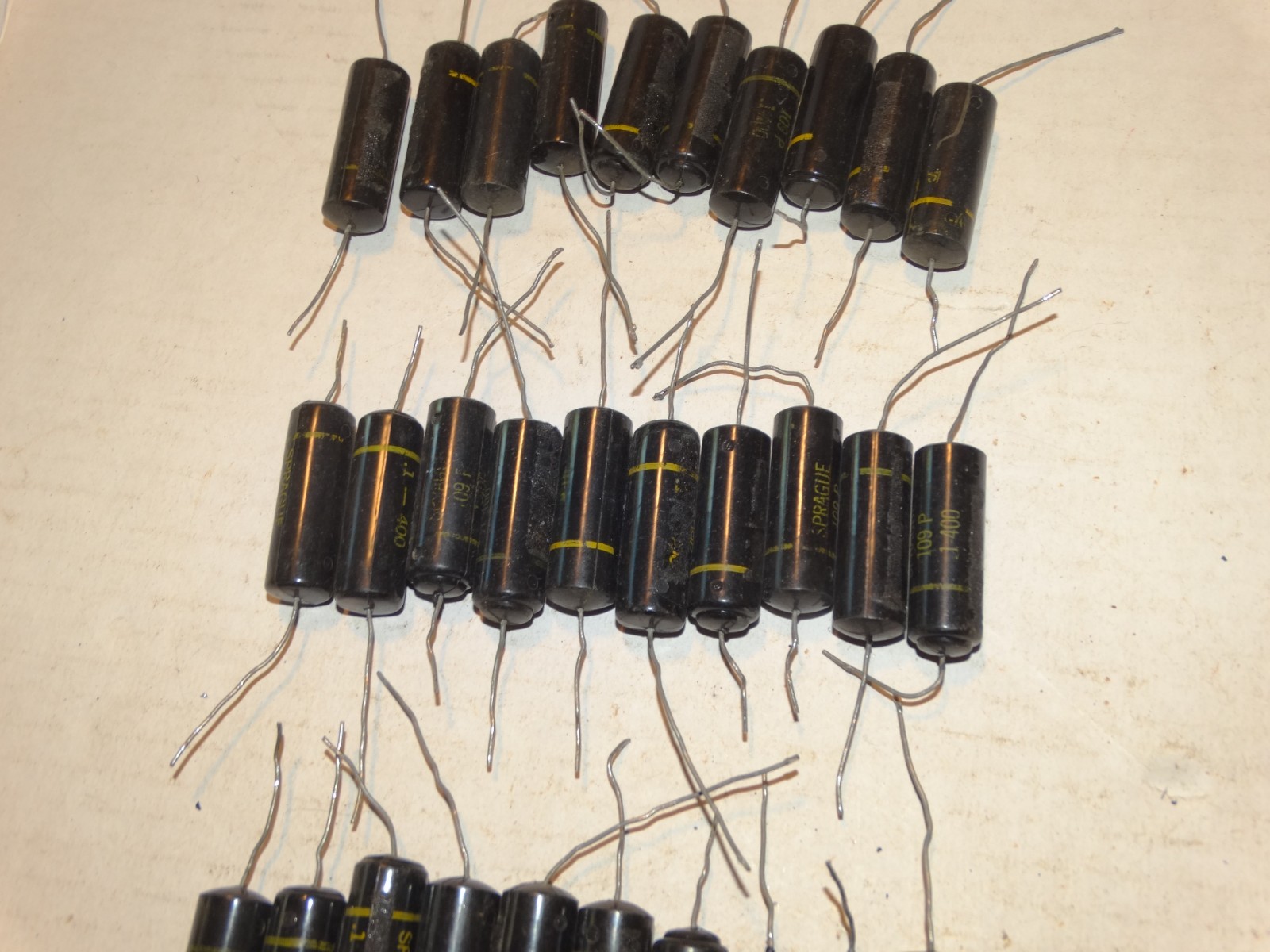 30 -Vintage Sprague Black Capacitor Pulls .1 400v*109P*#5