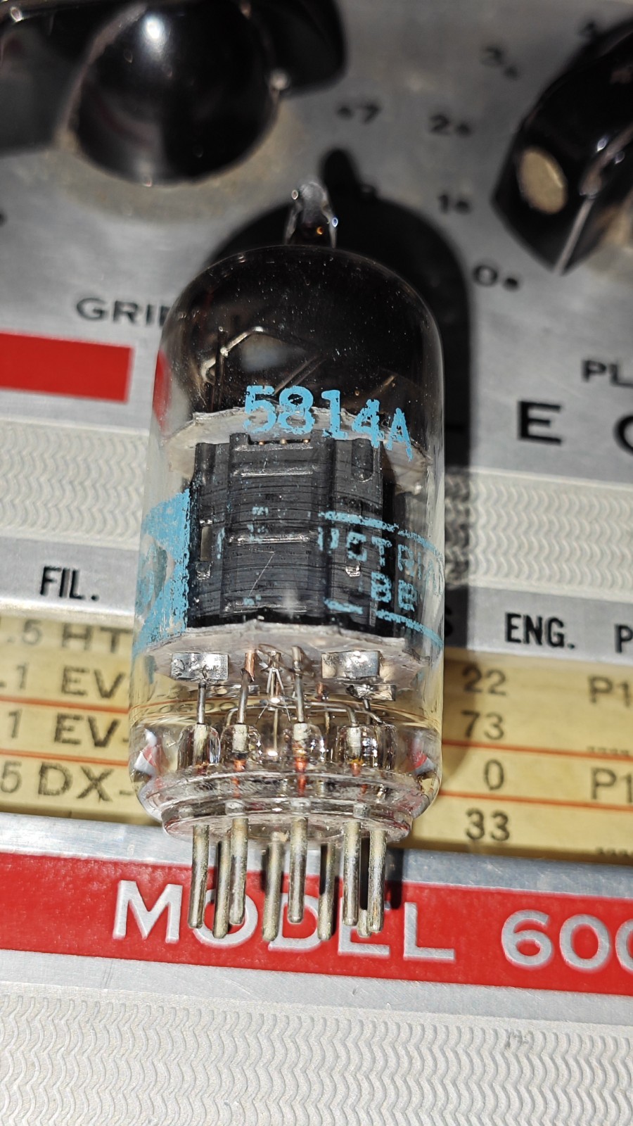 CBS 5814A tubes, black plates, square / D getter