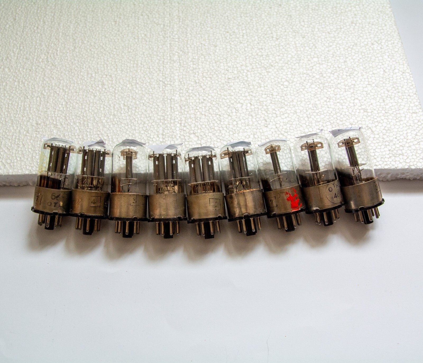 USED. 6N9S (6H9C) / 6SL7 / 1579 MELZ TUBES. METAL BASE.