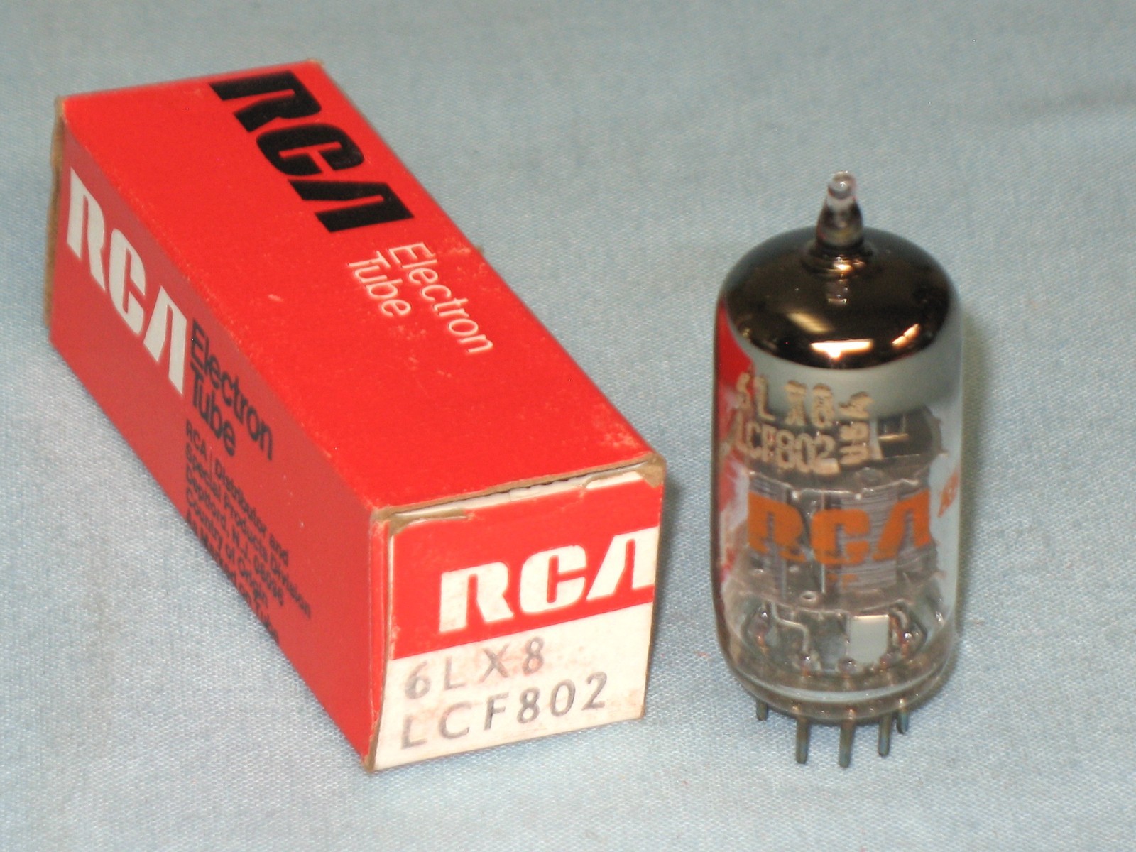 VACUUM TUBE ~ # 6LX8 / LCF802 ~ RCA ~ NOS ~ # 6LX8 / LCF802